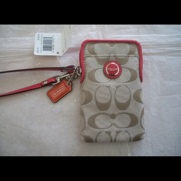 Coach Handbags - NWT Coach 62516 Poppy Signature Metallic Wristlet